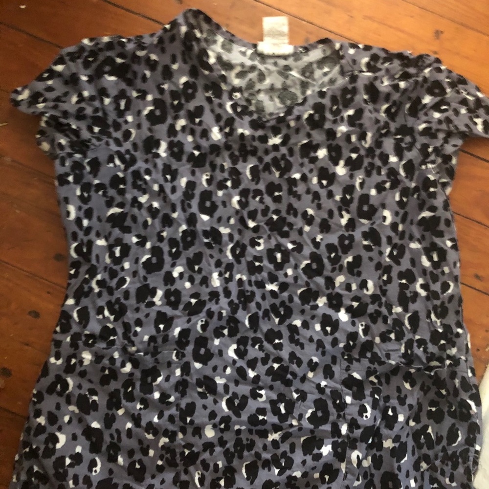 Women’s scrub tops